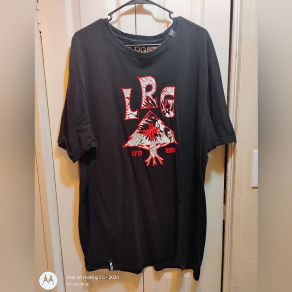 LRG Men's Black Graphic T-Shirt - Picture 1 of 8